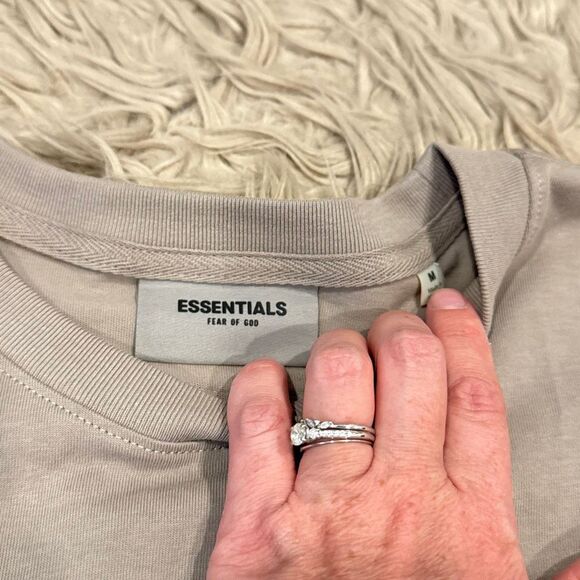Essentials Fear of God t-shirt size medium - Picture 2 of 4
